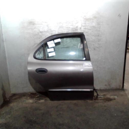 Porte arriere droit HYUNDAI LANTRA 2 Photo n°1