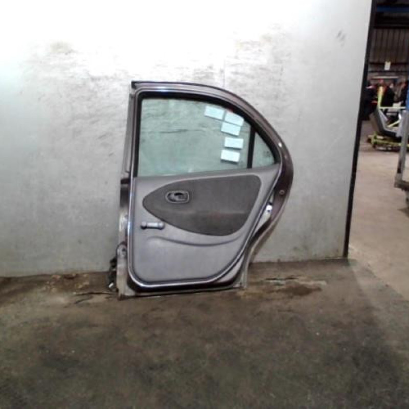 Porte arriere droit HYUNDAI LANTRA 2 Photo n°3