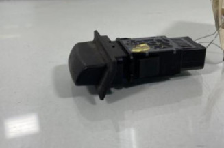 Bouton de warning MAZDA MPV 2