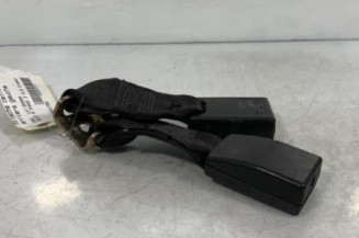 Attache ceinture arriere gauche OPEL OMEGA B