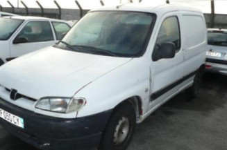 Serrure avant droit PEUGEOT PARTNER 1