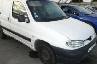 Serrure avant droit PEUGEOT PARTNER 1