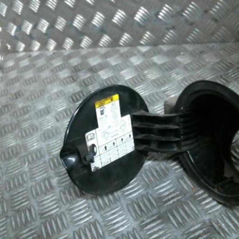 Trappe d'essence FORD KA 1 Photo n°2