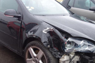 Pretensionneur de ceinture avant gauche VOLKSWAGEN GOLF 5