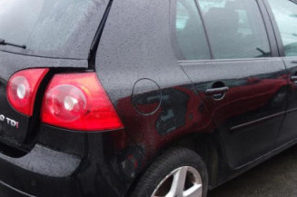Pretensionneur de ceinture avant gauche VOLKSWAGEN GOLF 5