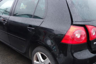 Pretensionneur de ceinture avant gauche VOLKSWAGEN GOLF 5