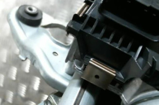 Moteur essuie glace avant droit PEUGEOT 5008 1