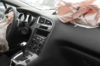Moteur essuie glace avant droit PEUGEOT 5008 1