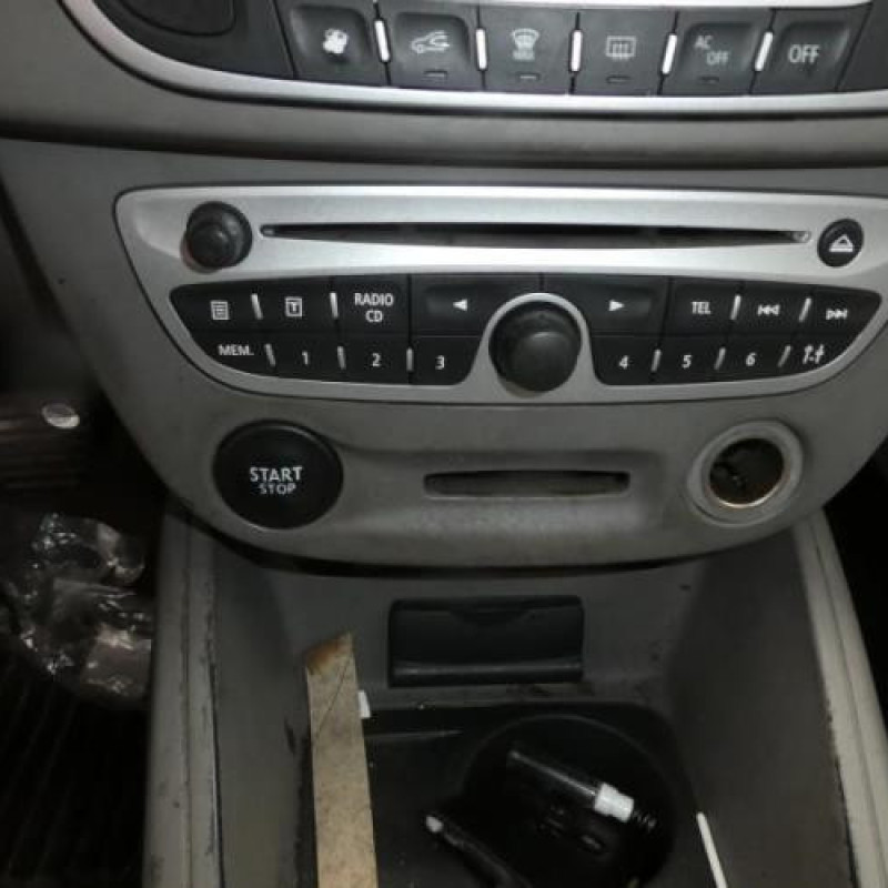 Trappe d'essence RENAULT MEGANE 3 Photo n°10