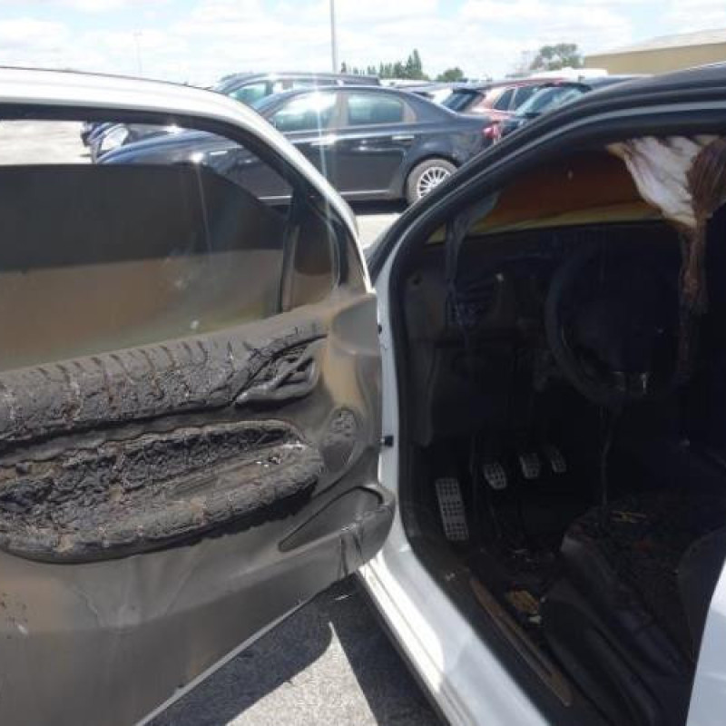 Attache ceinture arriere droit CITROEN DS3 Photo n°8