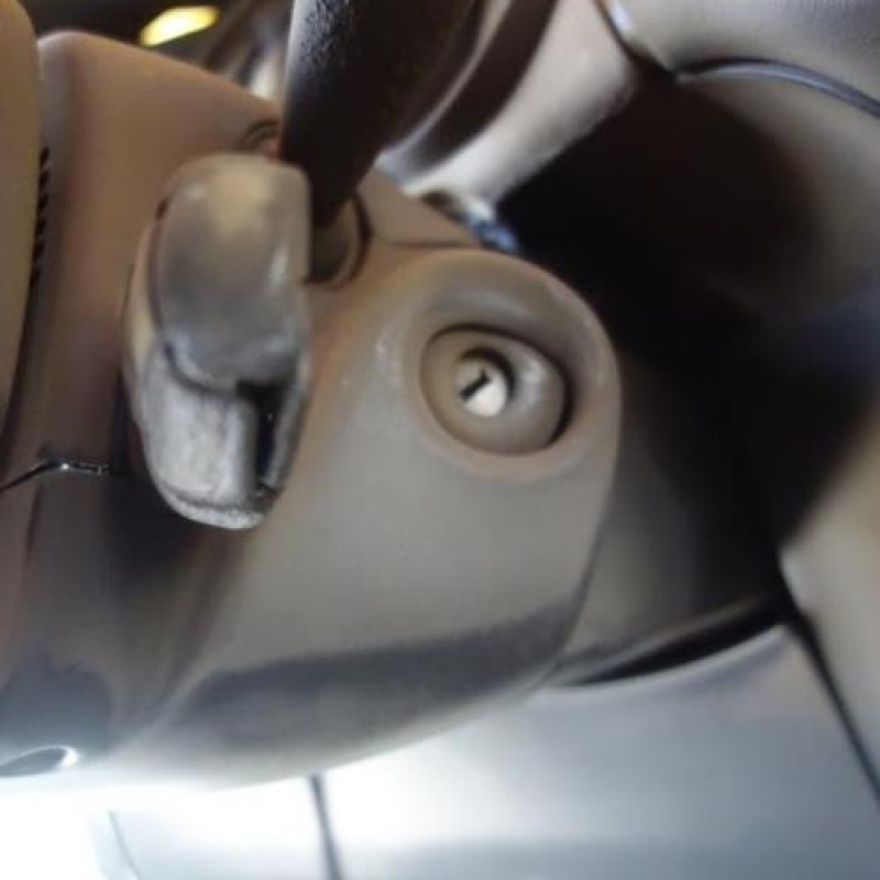 Attache ceinture arriere droit CITROEN DS3 Photo n°14