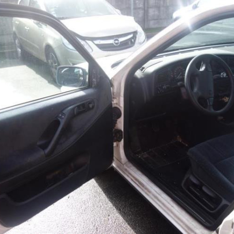 Etrier avant gauche (freinage) VOLKSWAGEN PASSAT 3 Photo n°6