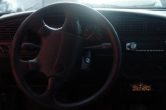 Etrier avant gauche (freinage) VOLKSWAGEN PASSAT 3