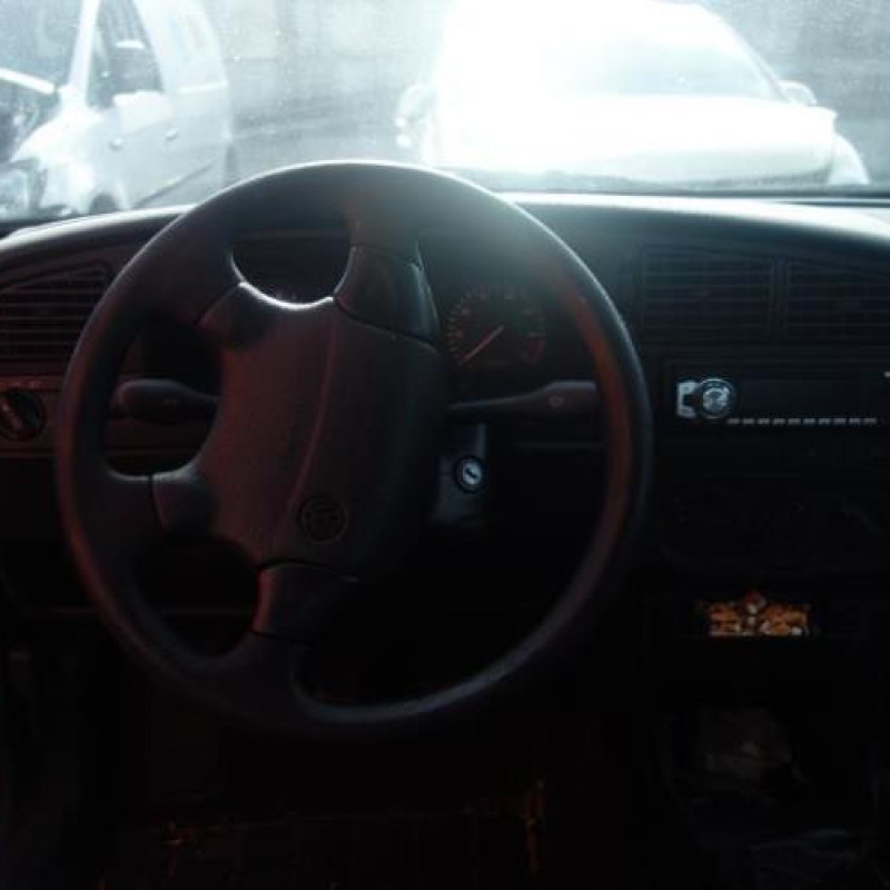 Etrier avant gauche (freinage) VOLKSWAGEN PASSAT 3 Photo n°9