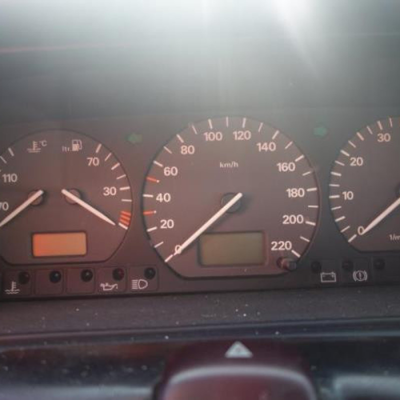 Etrier avant gauche (freinage) VOLKSWAGEN PASSAT 3 Photo n°10