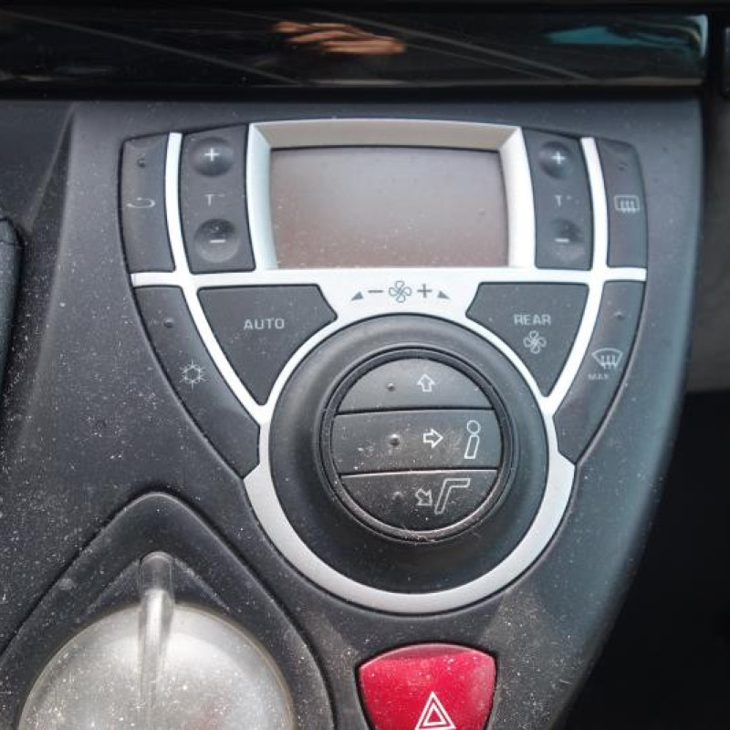 Attache ceinture arriere droit CITROEN C8 Photo n°12