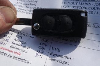 Attache ceinture arriere droit CITROEN C8