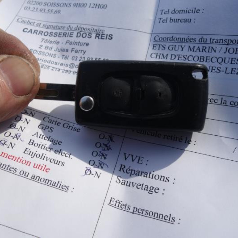 Attache ceinture arriere droit CITROEN C8 Photo n°14