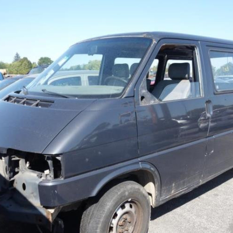 Attache ceinture avant droit VOLKSWAGEN TRANSPORTER 4 Photo n°2