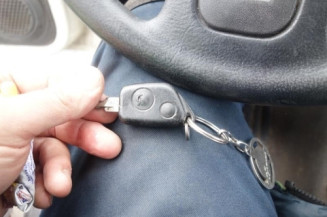 Leve vitre mecanique avant droit CITROEN AX