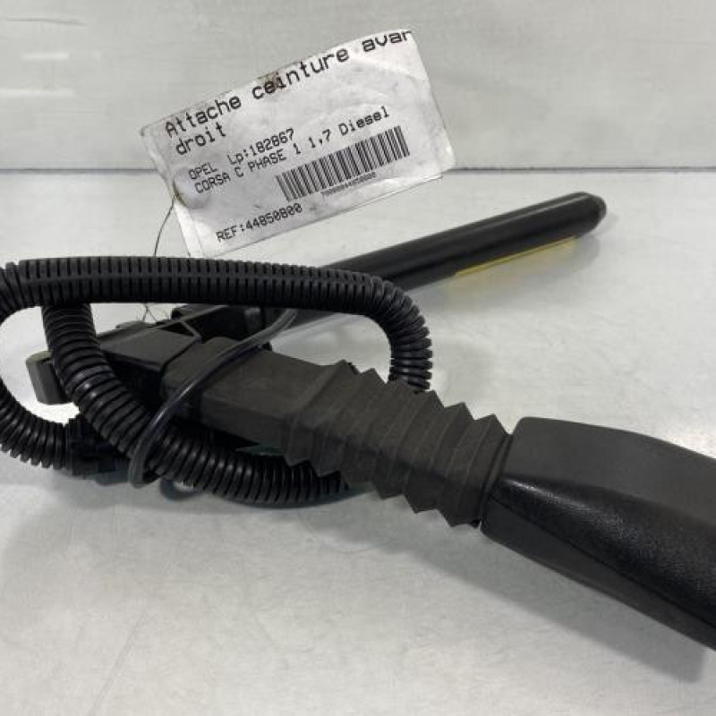 Pretensionneur de ceinture avant droit OPEL CORSA C Photo n°1