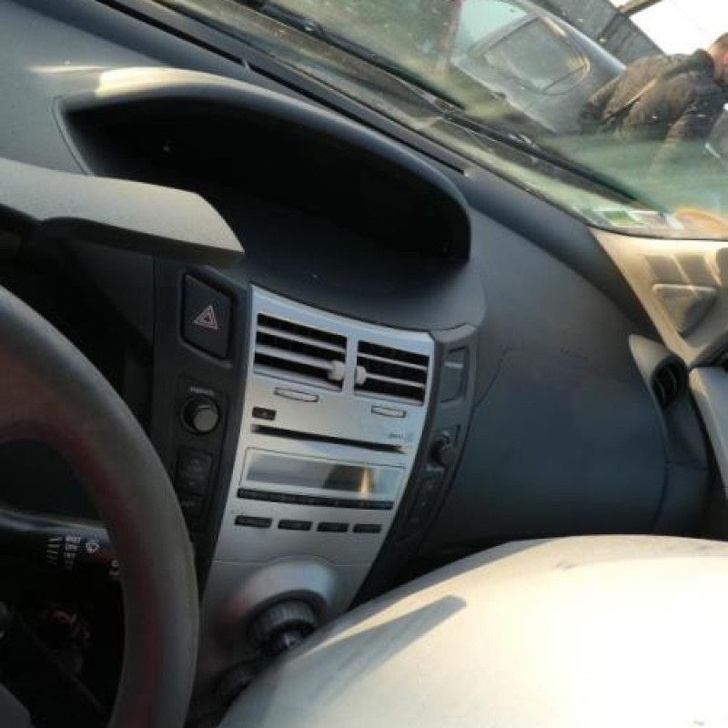 Ceinture arriere droit TOYOTA YARIS 2 Photo n°12