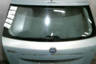 Malle/Hayon arriere FIAT STILO Photo n°1