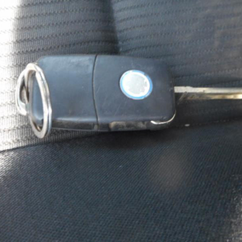 Etrier avant gauche (freinage) VOLKSWAGEN BORA Photo n°8