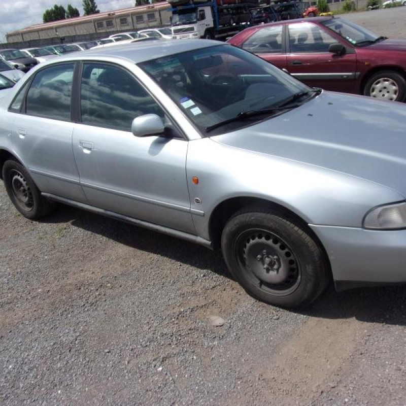 Boitier air bag AUDI A4 1 Photo n°4