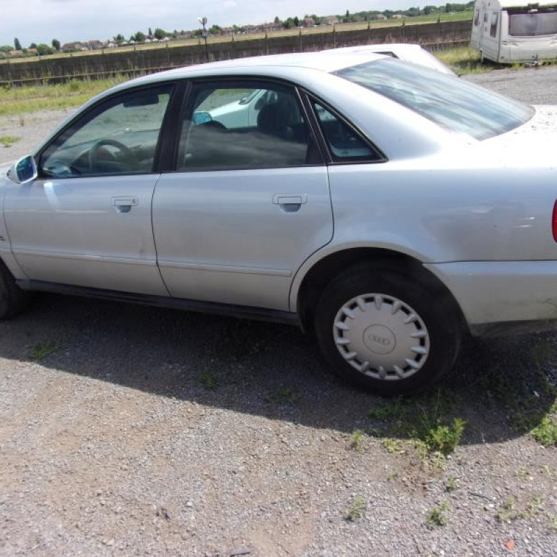 Boitier air bag AUDI A4 1 Photo n°6