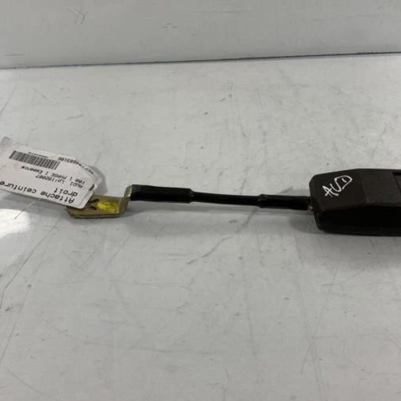 Attache ceinture avant droit AUDI 100 1 Photo n°3