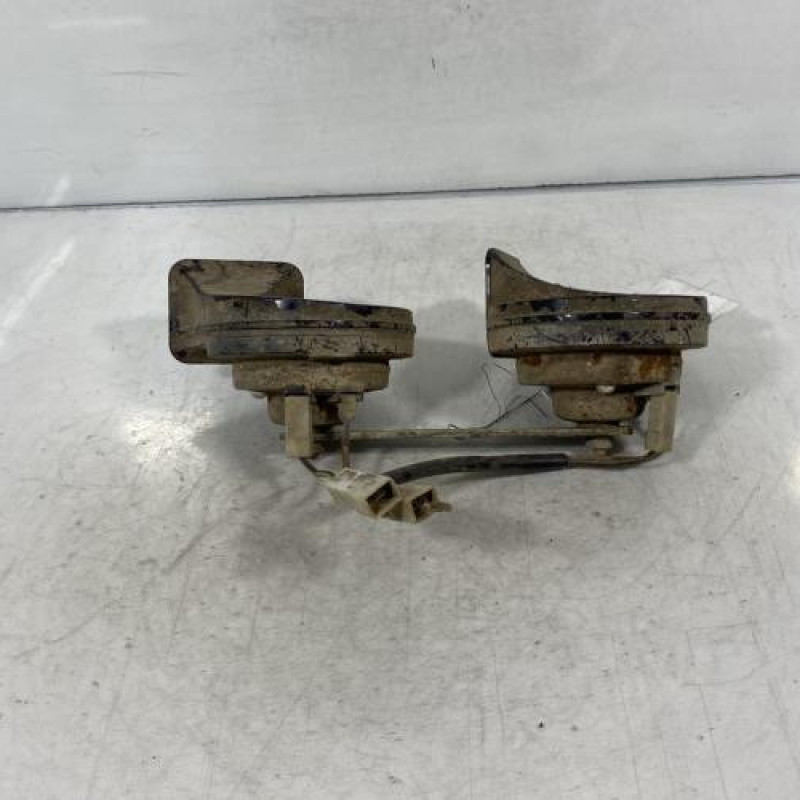 Avertisseur/Klaxon AUDI 100 1 Photo n°3