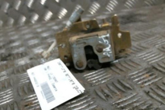 Serrure arriere gauche AUDI 100 1 Photo n°1