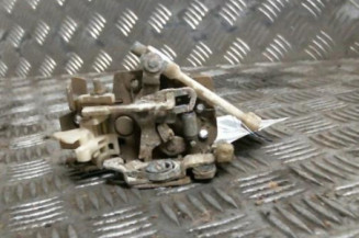 Serrure arriere gauche AUDI 100 1