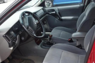 Ceinture arriere gauche OPEL VECTRA B