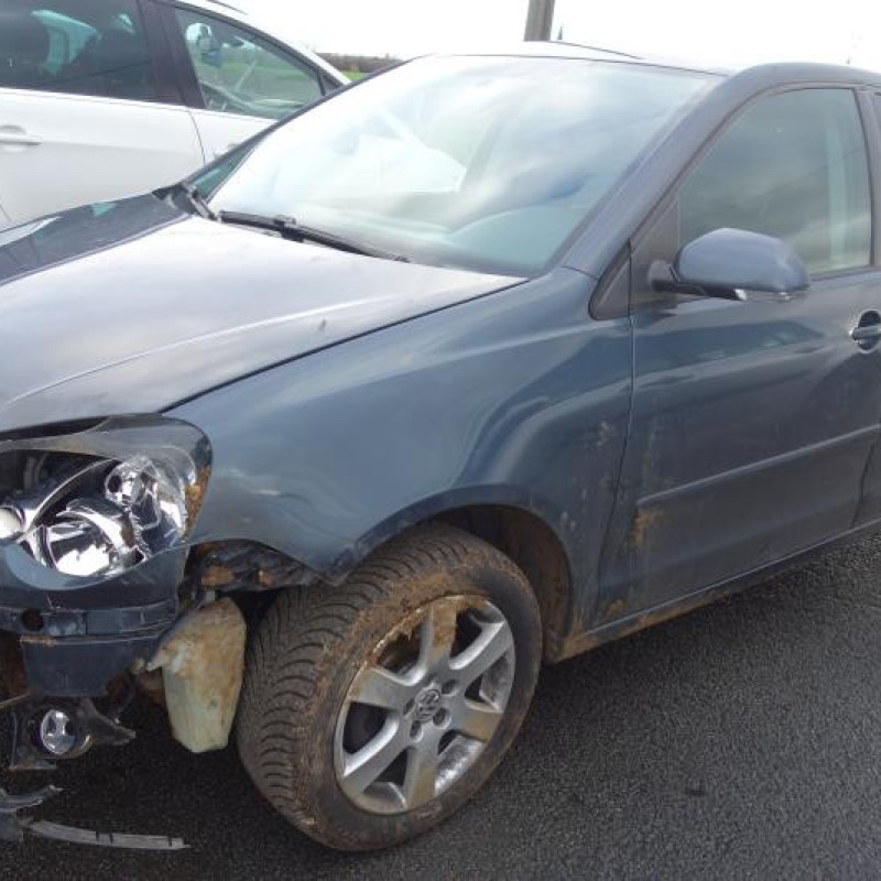 Compresseur clim VOLKSWAGEN POLO 4 Photo n°4