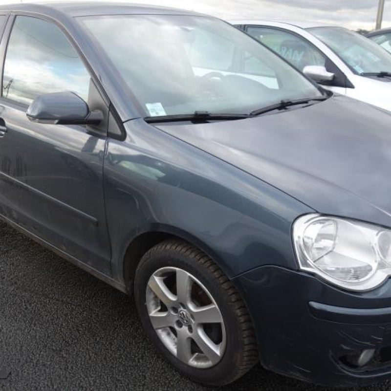 Compresseur clim VOLKSWAGEN POLO 4 Photo n°5