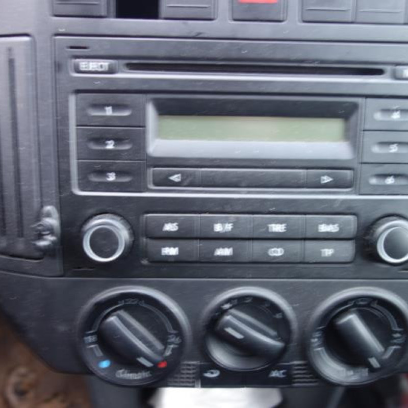 Compresseur clim VOLKSWAGEN POLO 4 Photo n°9