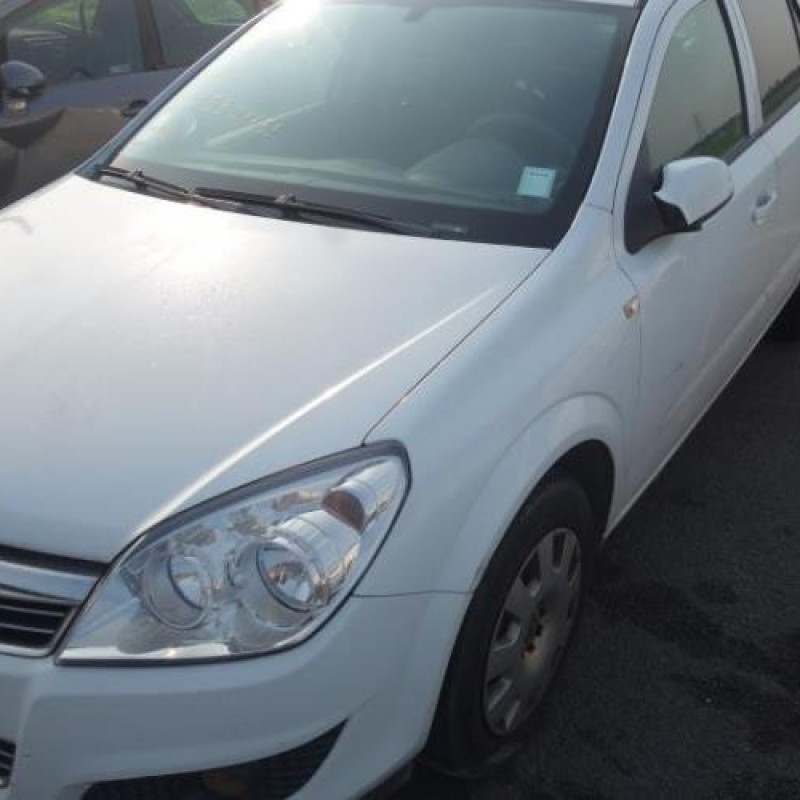Ceinture arriere gauche OPEL ASTRA H Photo n°4