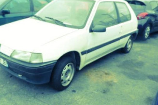 Ceinture arriere gauche PEUGEOT 106