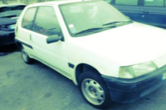 Ceinture arriere gauche PEUGEOT 106