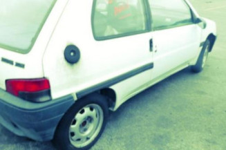Ceinture arriere gauche PEUGEOT 106