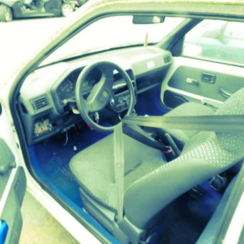 Ceinture arriere gauche PEUGEOT 106 Photo n°8