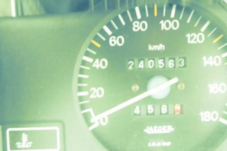Verin de coffre PEUGEOT 106