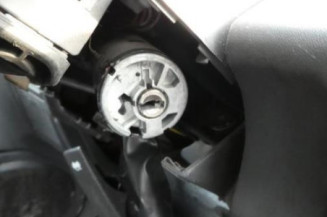 Serrure arriere droit RENAULT CLIO 1