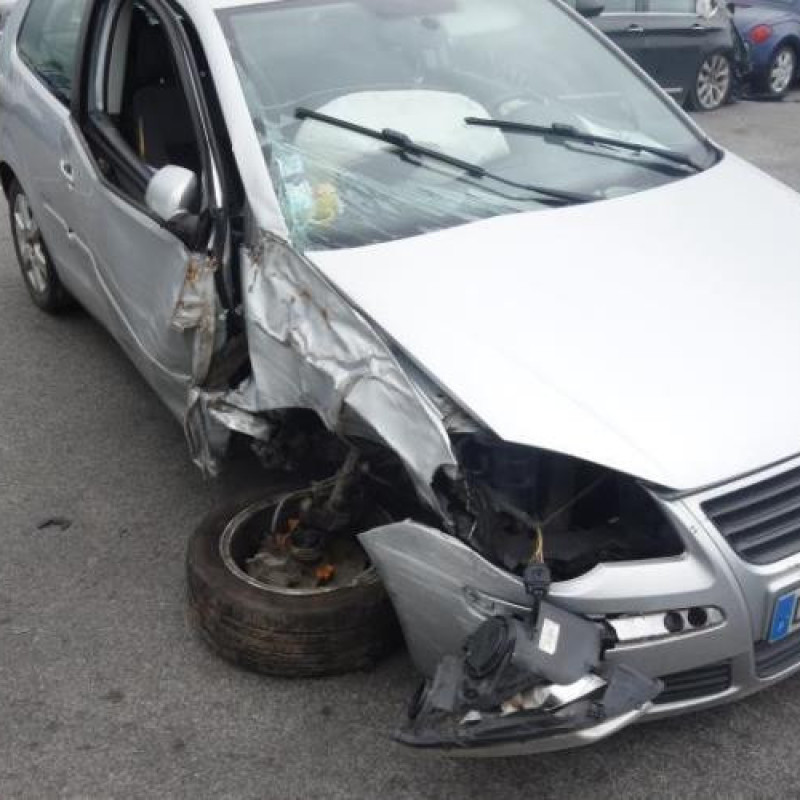 Ceinture arriere gauche VOLKSWAGEN POLO 4 Photo n°5