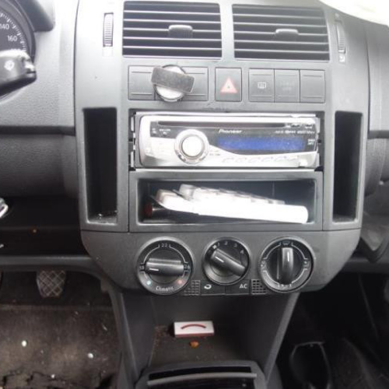 Ceinture arriere gauche VOLKSWAGEN POLO 4 Photo n°10