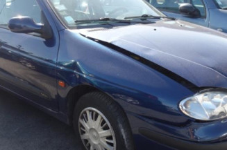 Porte avant gauche RENAULT MEGANE 1