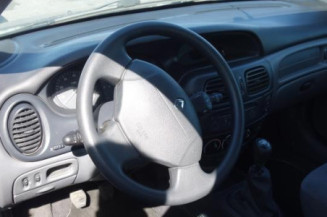 Porte avant gauche RENAULT MEGANE 1