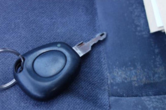 Porte avant gauche RENAULT MEGANE 1